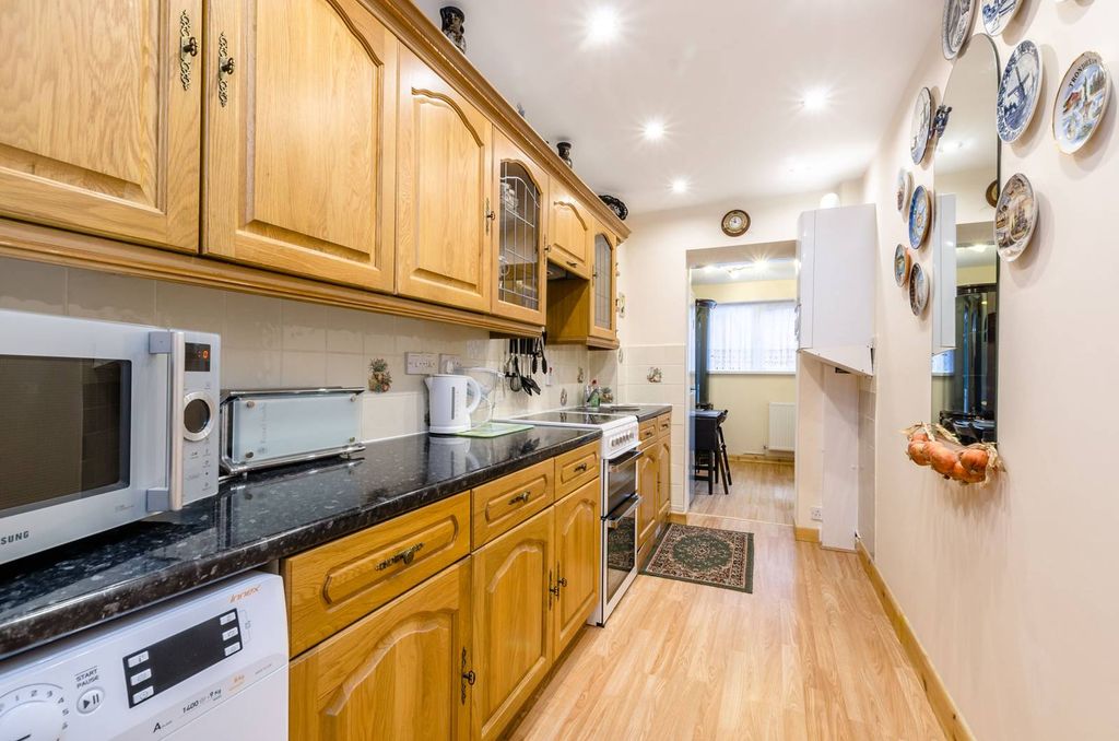 Property photo 2 of 9