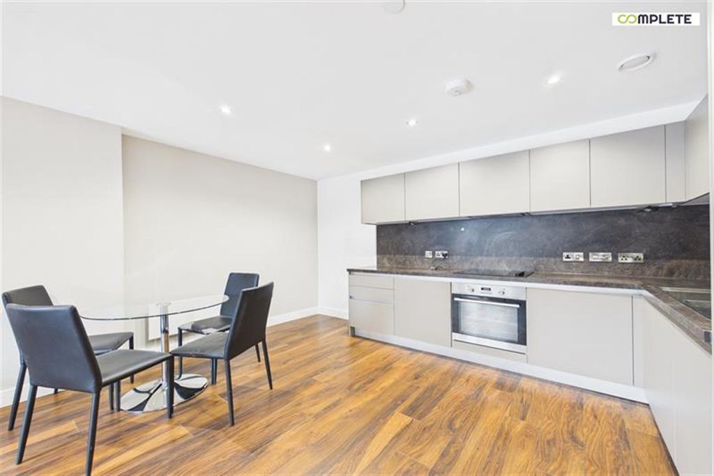 Property photo 2 of 15 (Main)