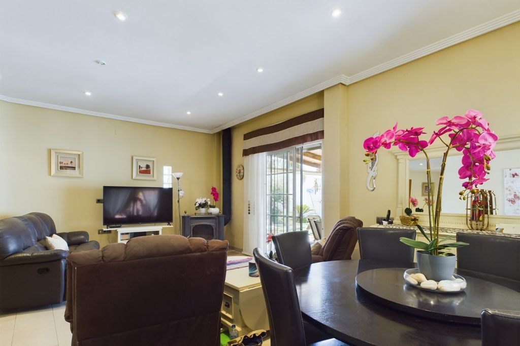 Property photo 2 of 49