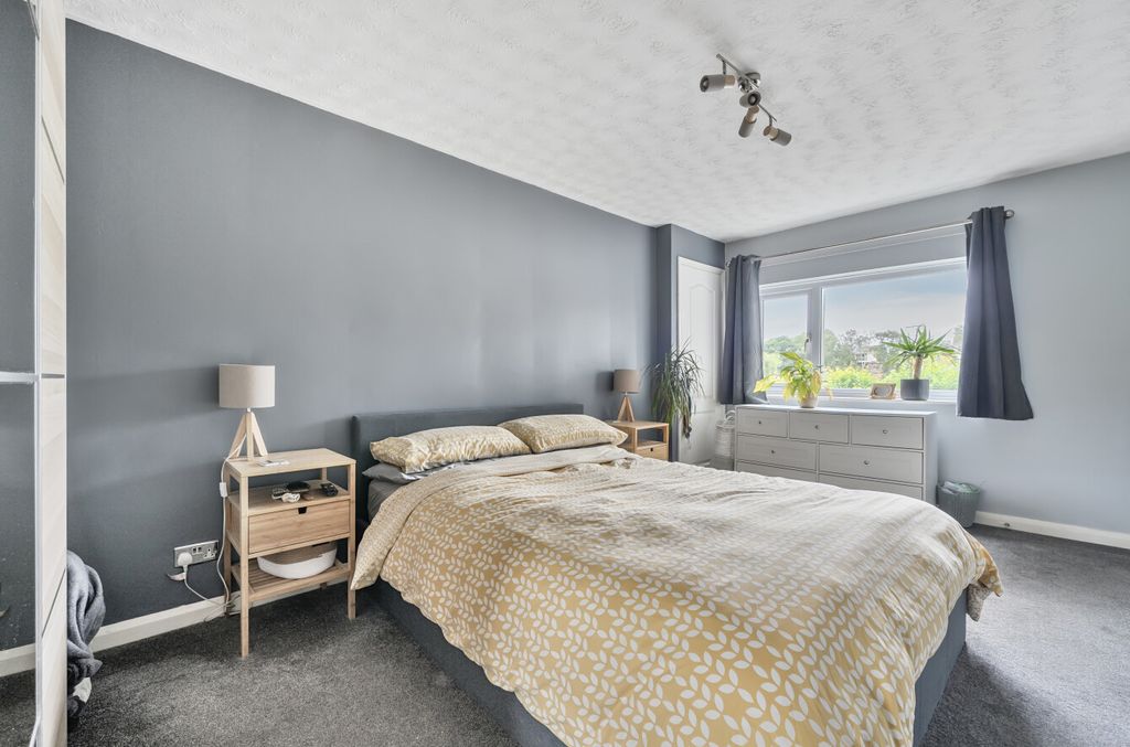 Property photo 3 of 19 3 - 1315785-7-685Ebd7...