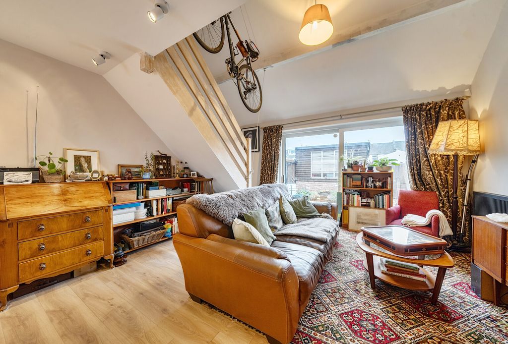 Property photo 3 of 9 1407376-4-6980980...