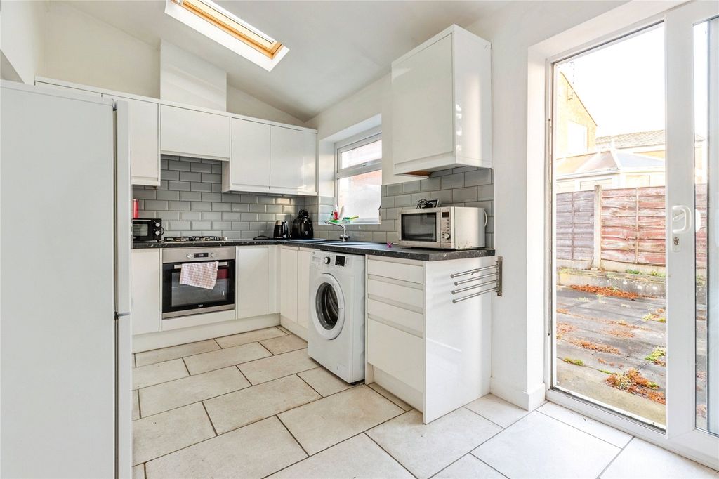 Property photo 2 of 20 Picture No. 10