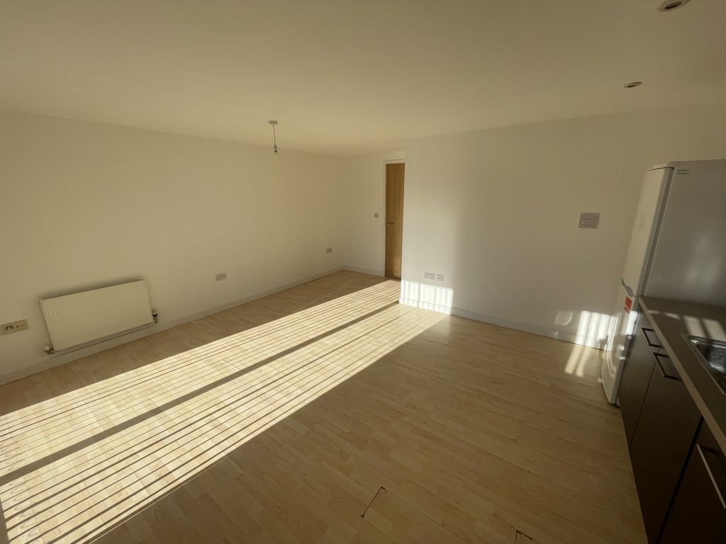 Property photo 3 of 8 Picture No. 06