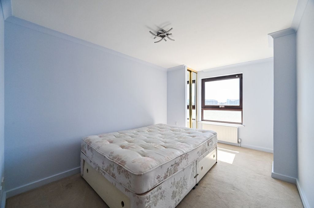 Property photo 1 of 31