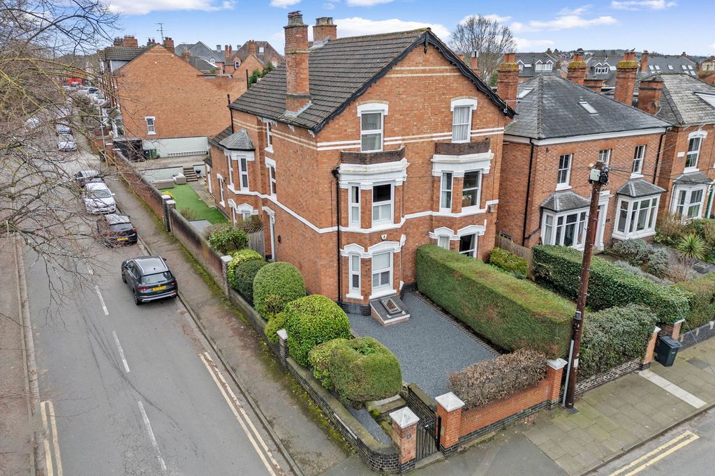 Property photo 1 of 25