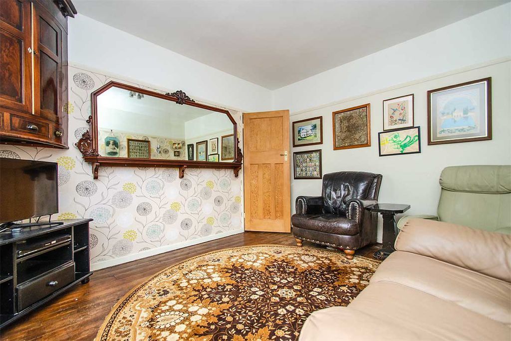 Property photo 3 of 33 Photo 23