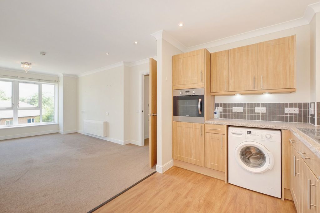 Property photo 3 of 14