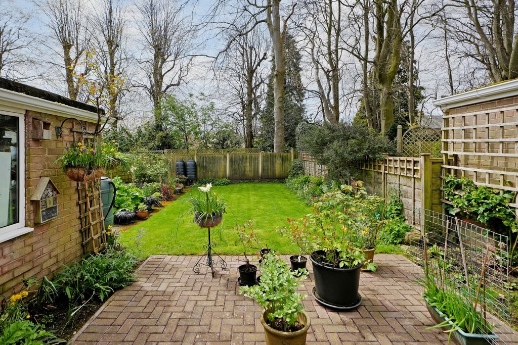 Property photo 3 of 35 Garden