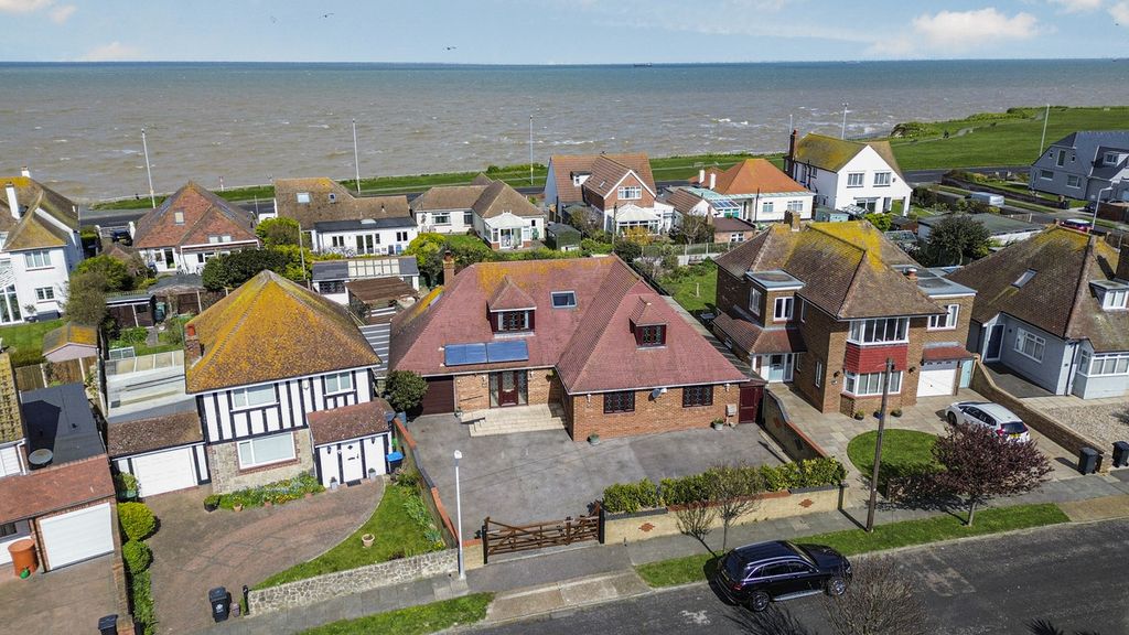 Property photo 1 of 27