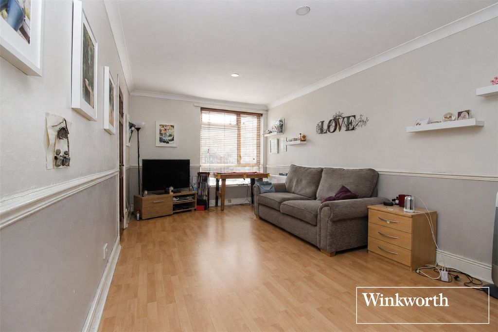 Property photo 3 of 11 Picture No. 17