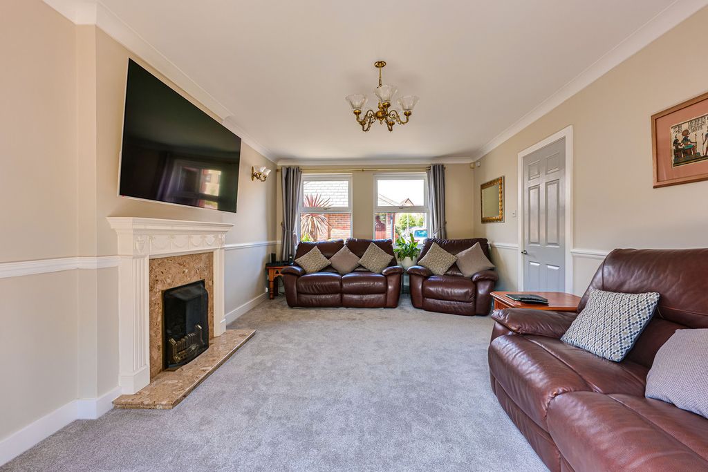 Property photo 2 of 24