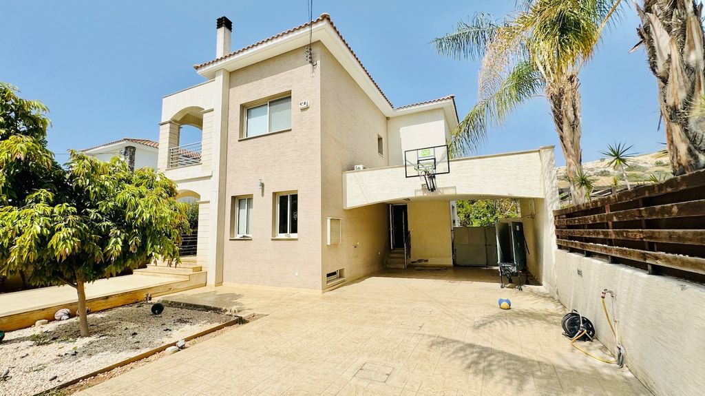 Property photo 2 of 15
