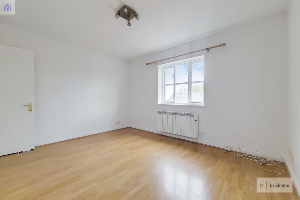 Property photo 3 of 14 Photo 2