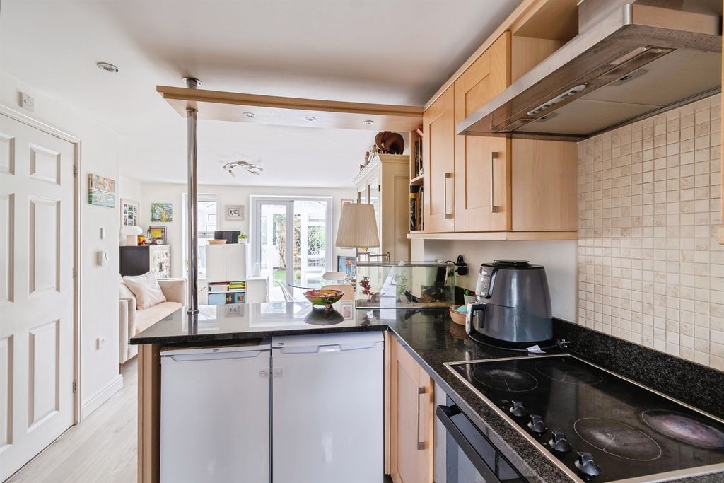 Property photo 2 of 17