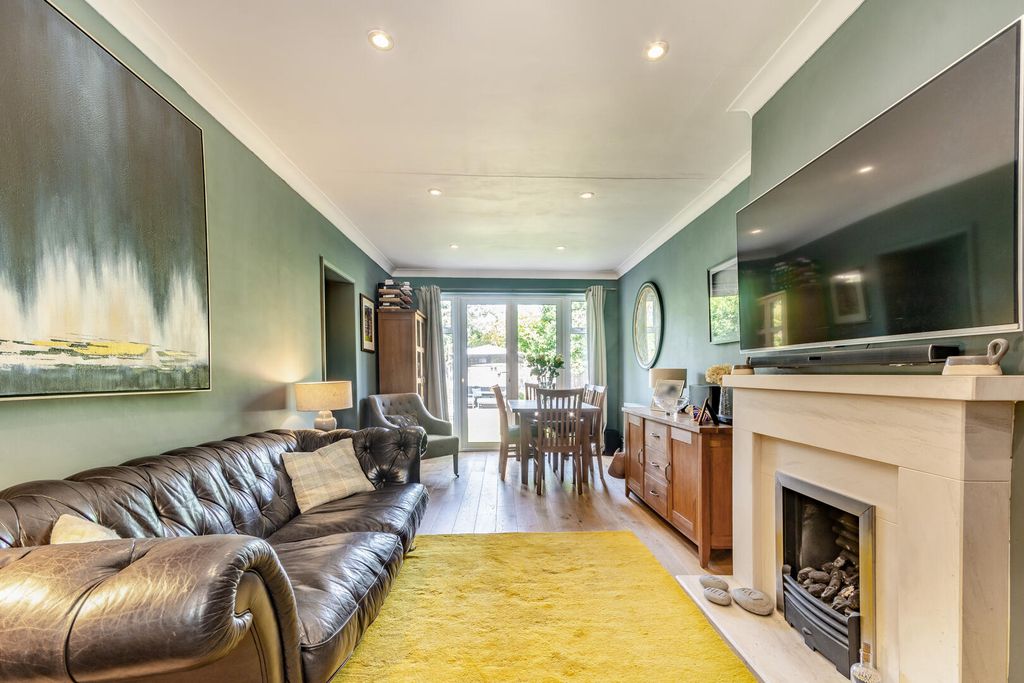 Property photo 3 of 22 Living Room