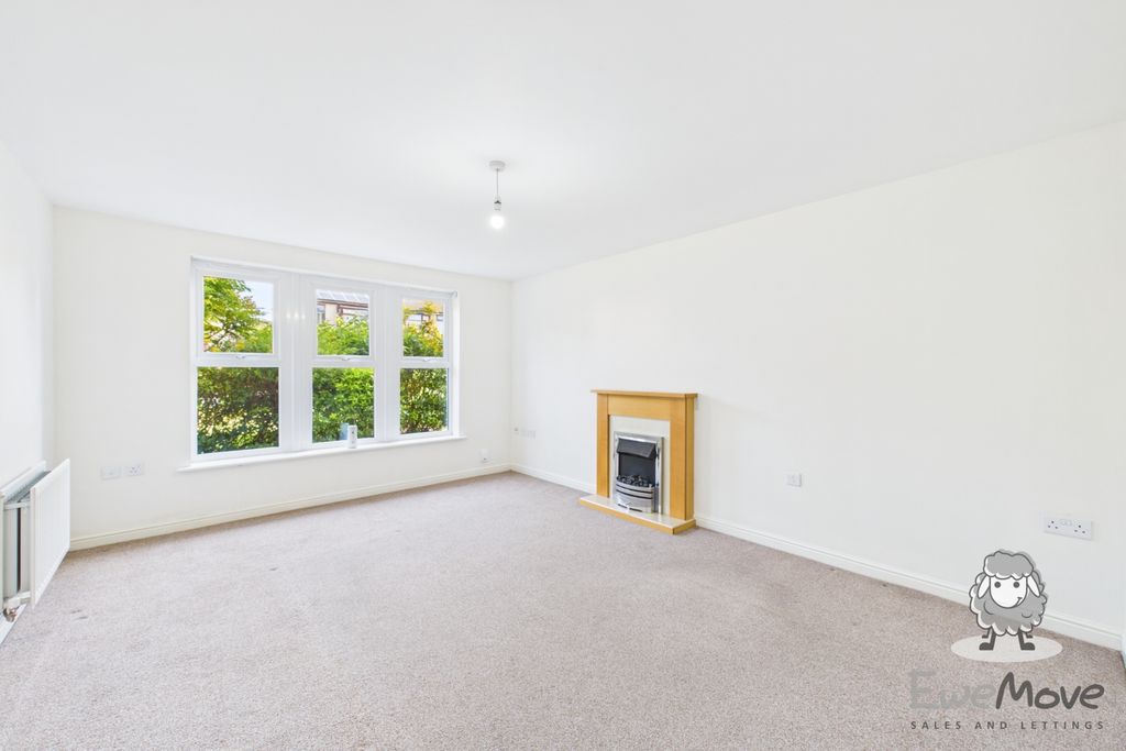 Property photo 2 of 9 2 (17)
