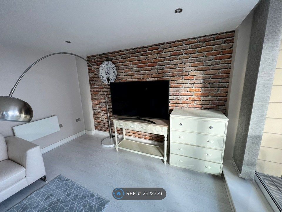 Property photo 3 of 19 Living Room
