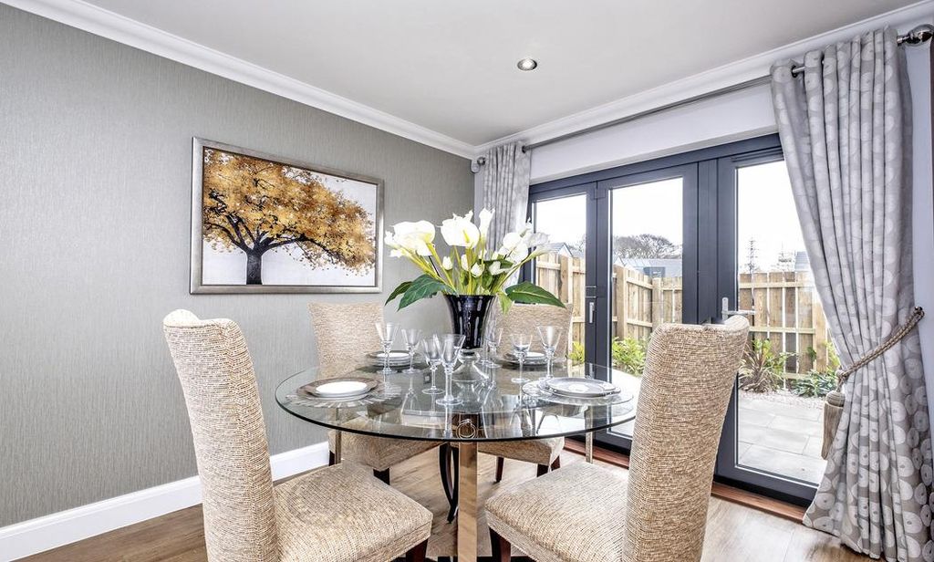 Property photo 3 of 8 Dandara - Zoopla -