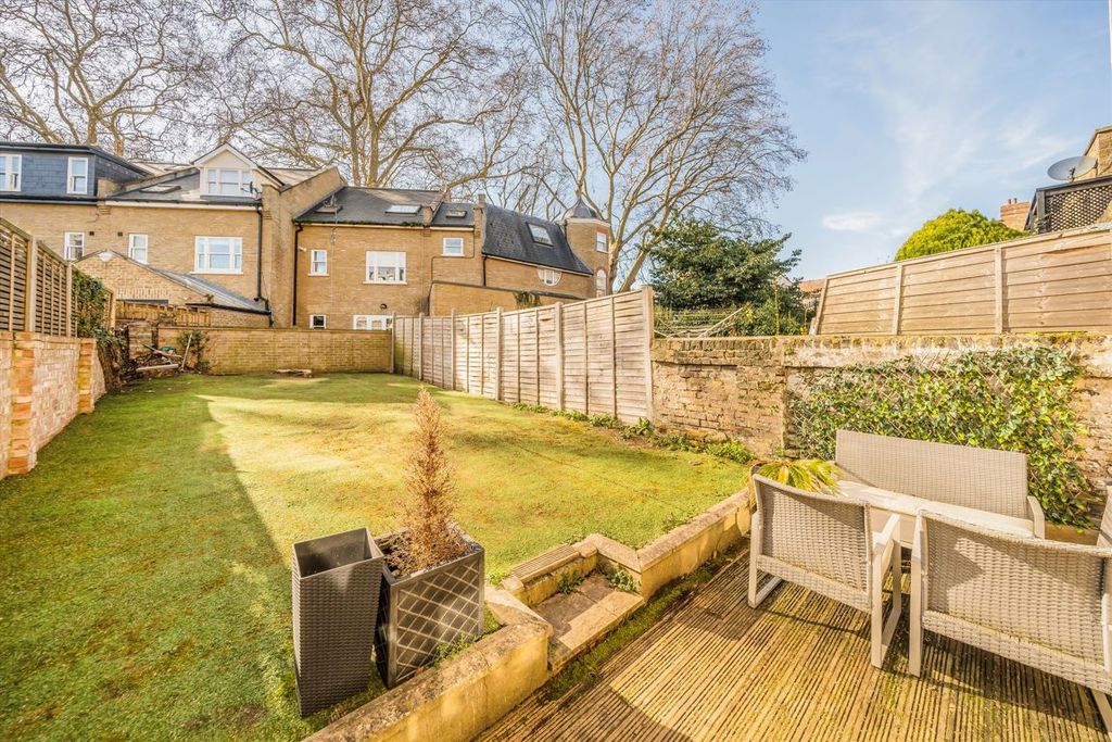 Property photo 3 of 8