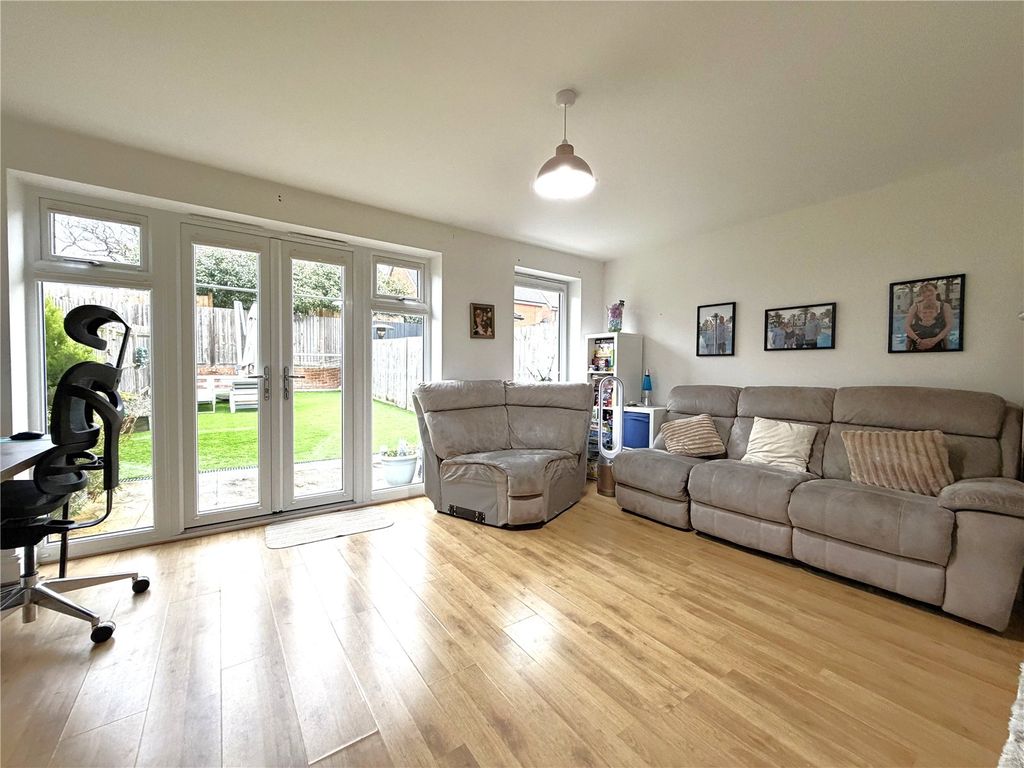 Property photo 2 of 13 Picture No. 03