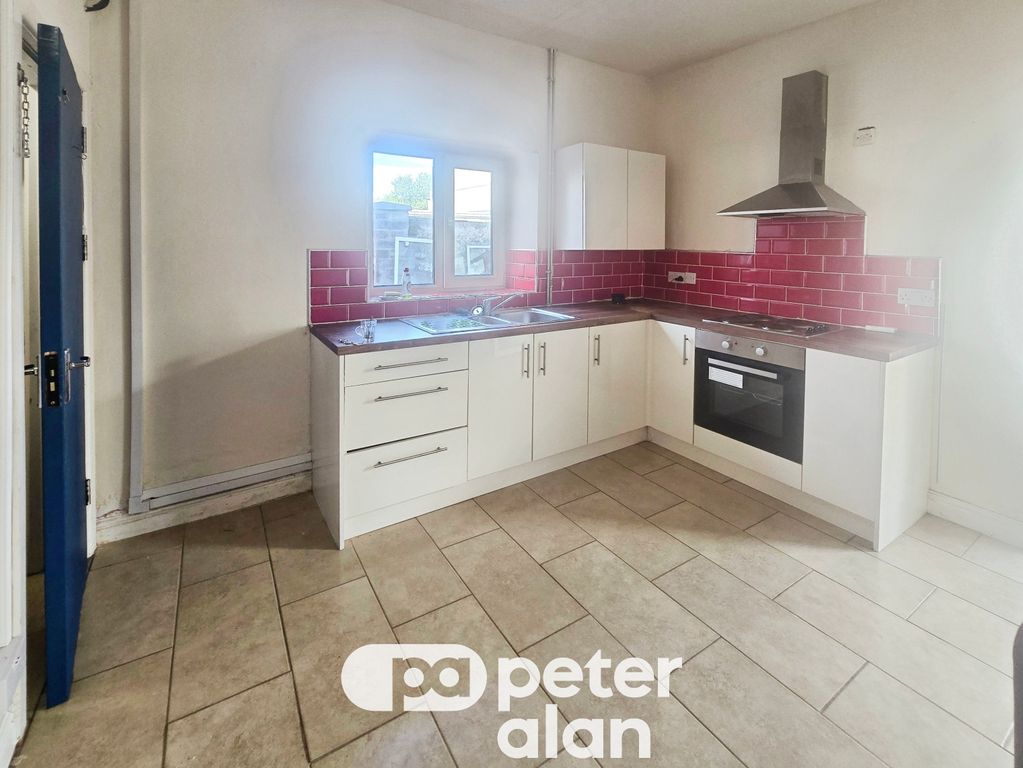 Property photo 2 of 5