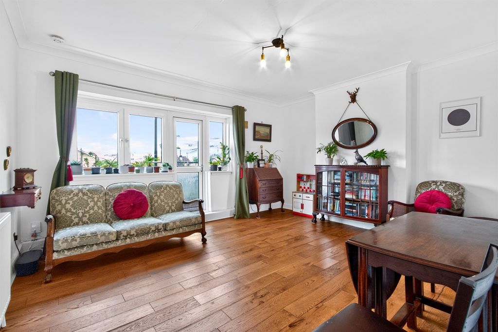 Property photo 3 of 19
