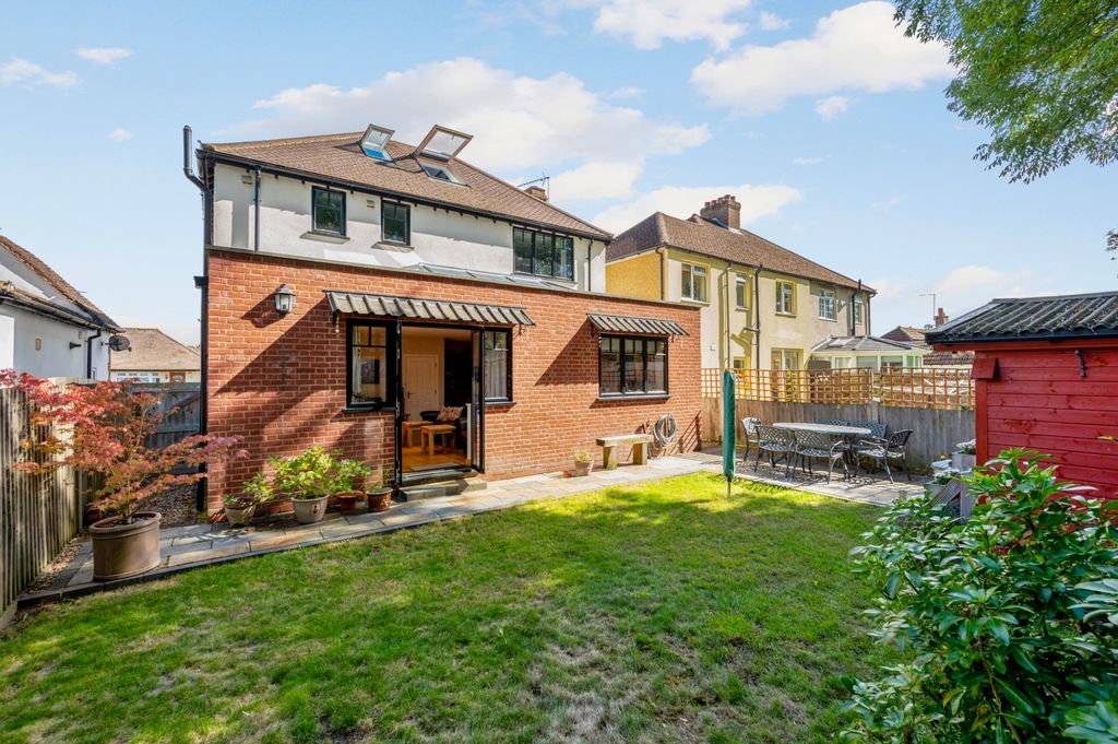 Property photo 3 of 28 3946765