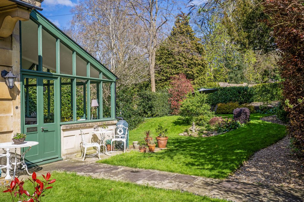 Property photo 3 of 22 Garden