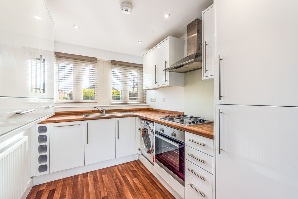 Property photo 2 of 24