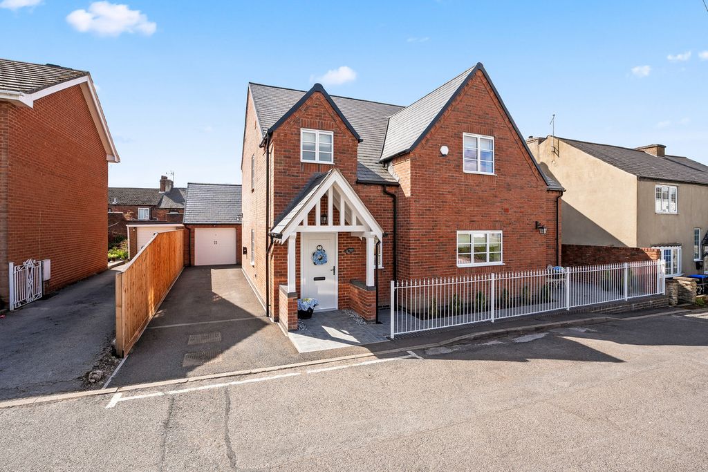 Property photo 1 of 30