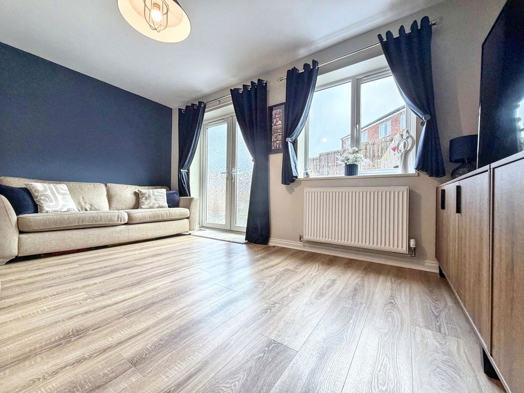 Property photo 2 of 23