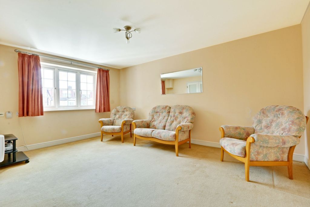 Property photo 2 of 16 Photo 1
