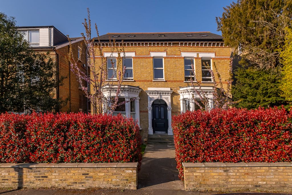 Property photo 1 of 17