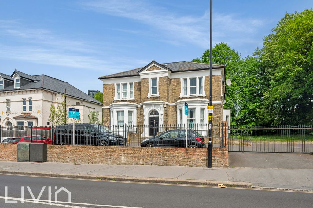 Property photo 1 of 11 12