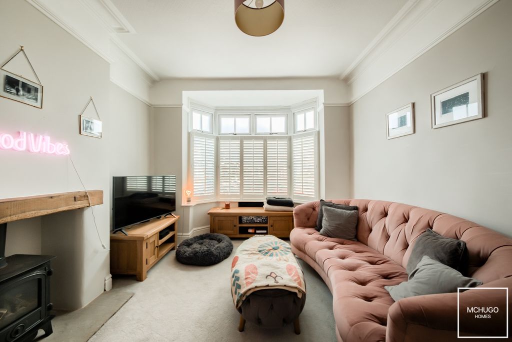 Property photo 1 of 17 Xt5A2243-Hdr(3)
