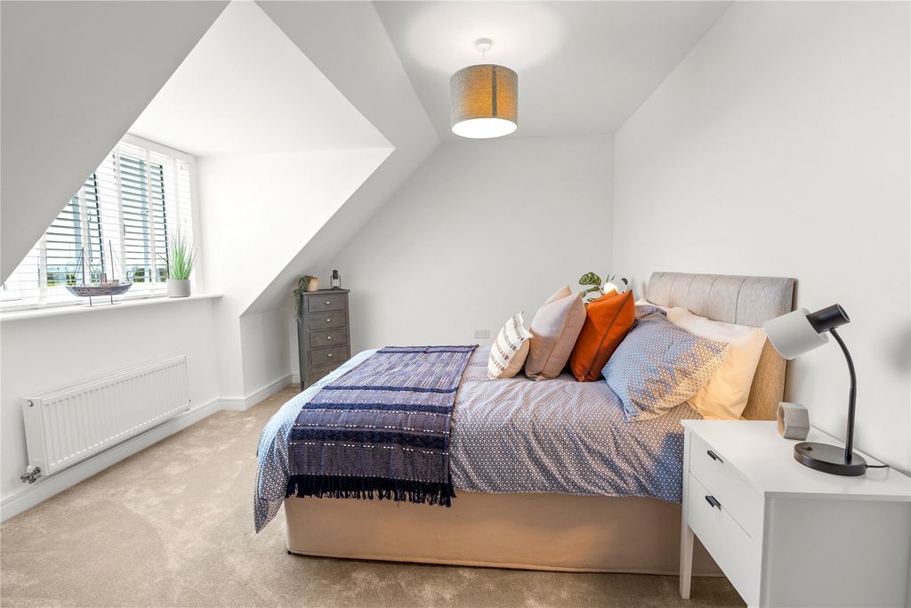 Property photo 3 of 10 Show Home Example