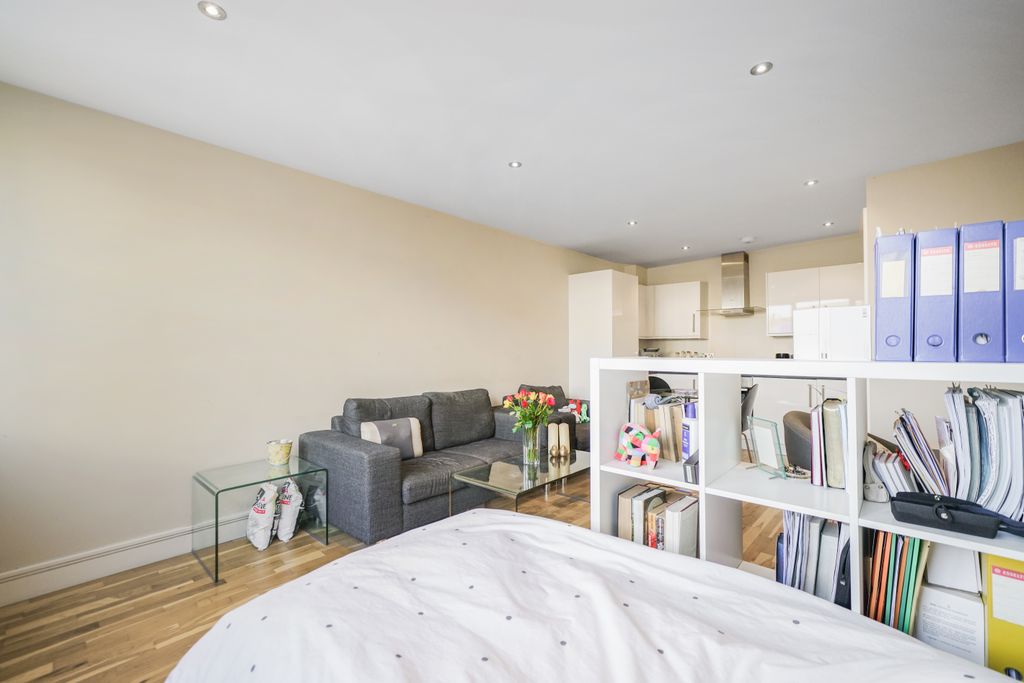 Property photo 2 of 10