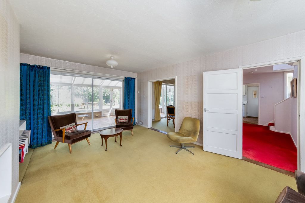 Property photo 2 of 25