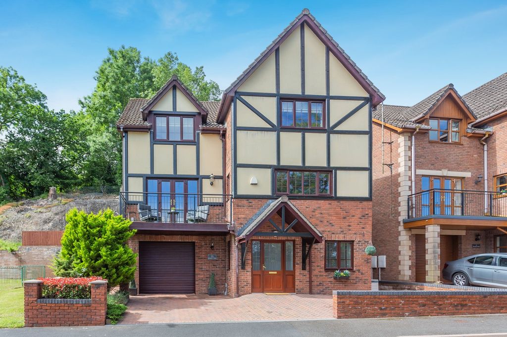 Property photo 1 of 34