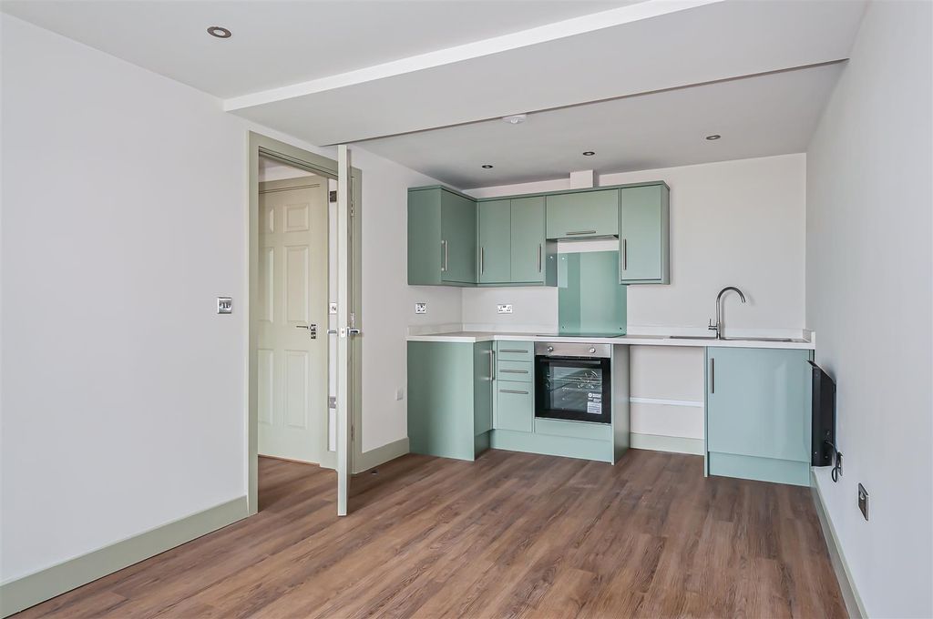 Property photo 2 of 9 Vic Quays4.Jpg