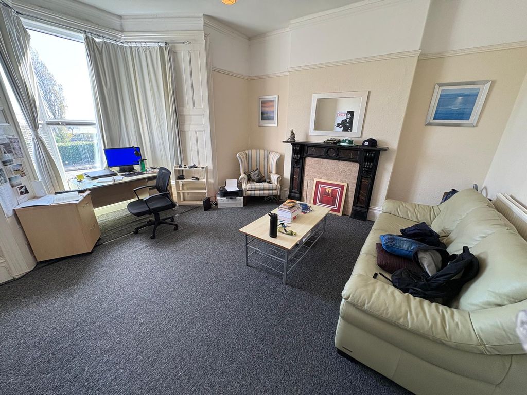 Property photo 2 of 7 x (9)