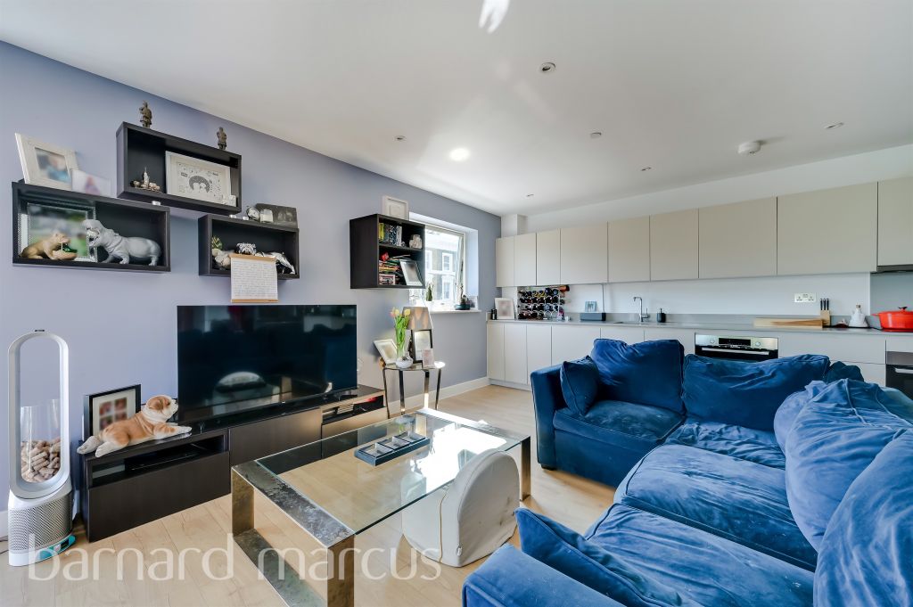 Property photo 1 of 18 Living Room/ Dining Room