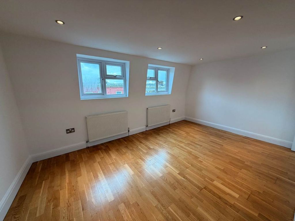 Property photo 3 of 8 Photo-2026-01-29-13-32-21 (6)