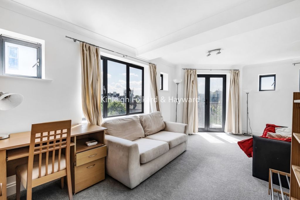 Property photo 1 of 14 470B664B-9694-4d71-A