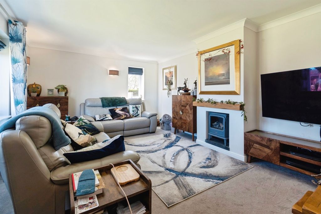 Property photo 2 of 19