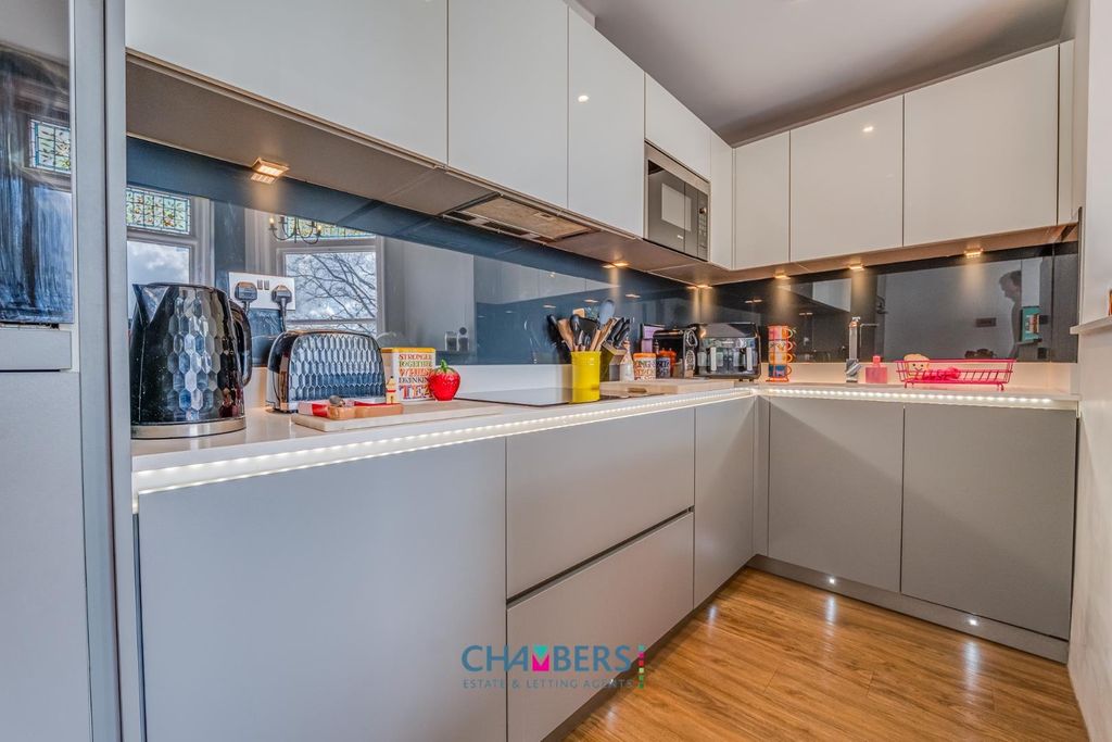 Property photo 3 of 28 Kitchen