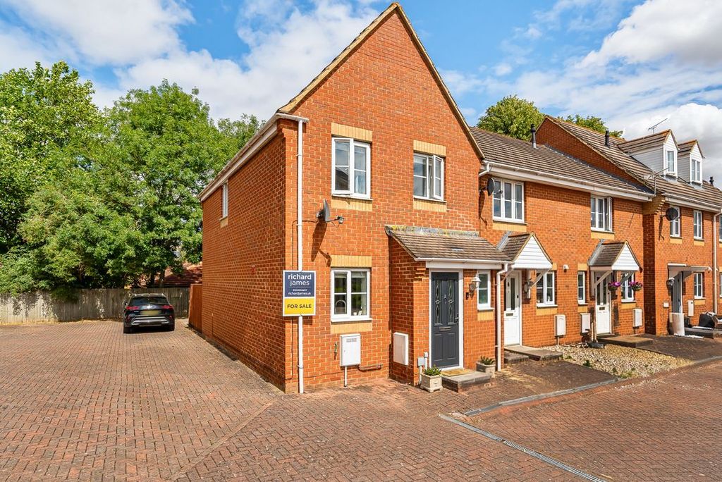 Property photo 1 of 19 16A6c5Ffa4E43A1499129201