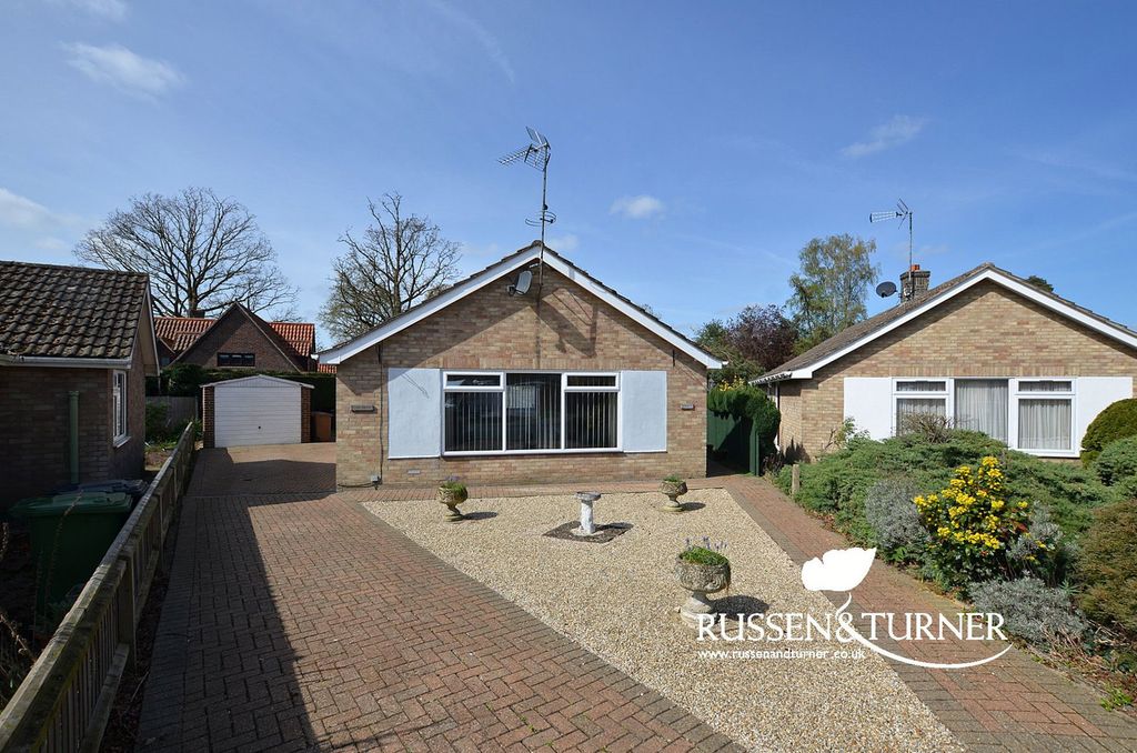 Property photo 1 of 10 1 - Front