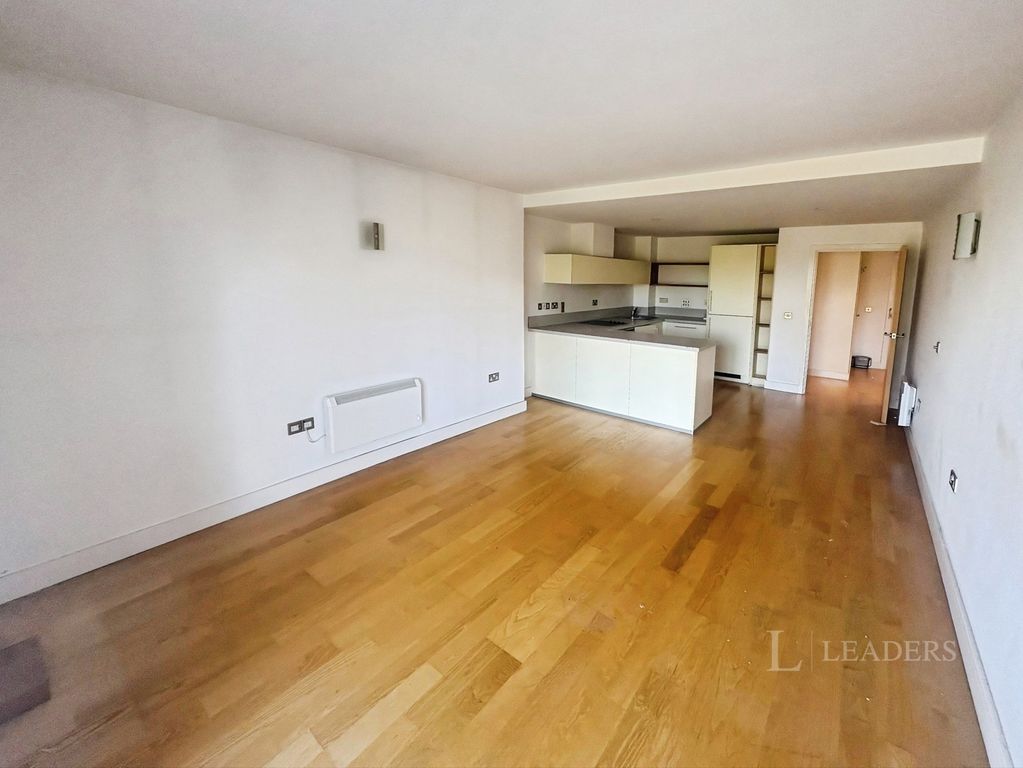 Property photo 3 of 8 Pbox-Img.Jpg