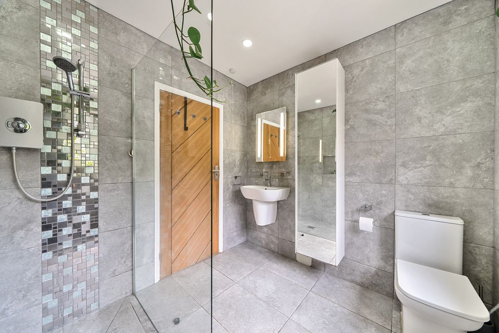 Property photo 3 of 36 Wet Room